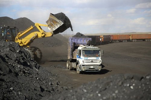 Нүүрсний хэрэгт 13 тэрбумын хохирол тогтоож, 40 албан тушаалтныг яллагдагчаар татлаа